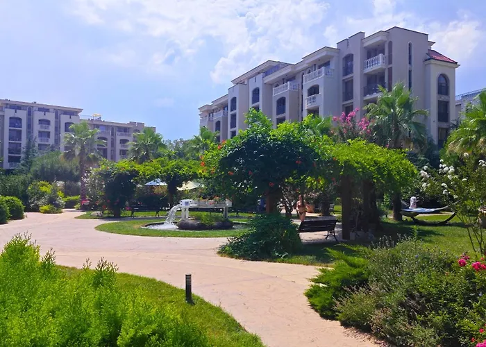 Attractive Family In Sunny Cascadas Family Apartment *