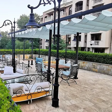 Attractive Family In Sunny Cascadas Family Apartman