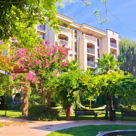 Attractive Family In Sunny Cascadas Family Apartman *