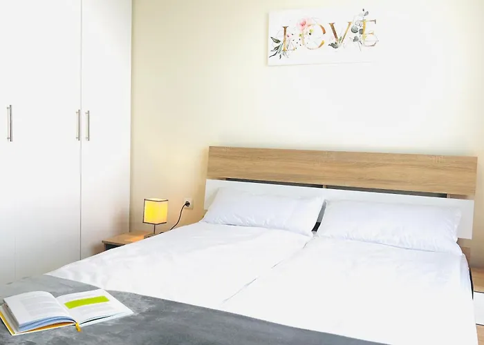 Attractive Family In Sunny Cascadas Family Apartman Napospart