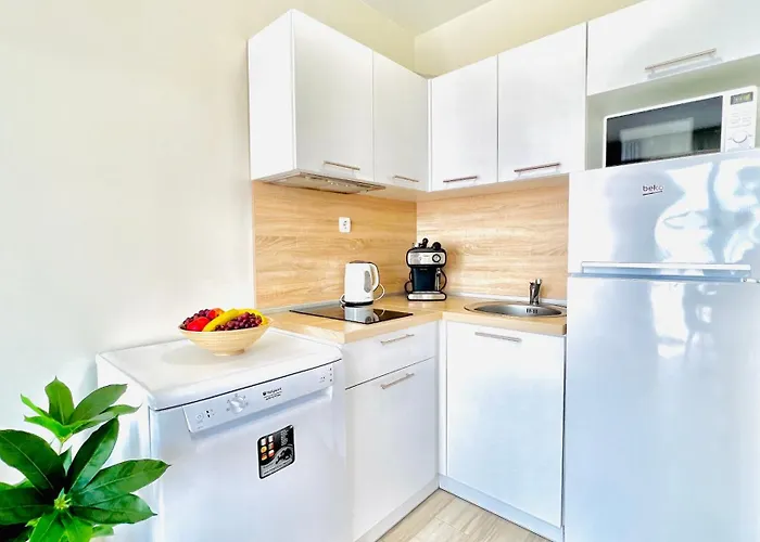 Attractive Family In Sunny Cascadas Family Apartman *